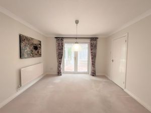 Dining- click for photo gallery